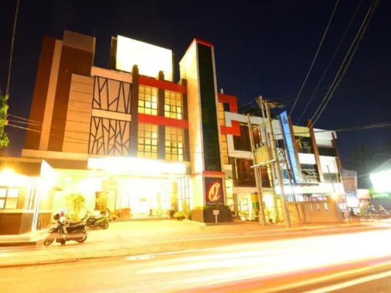Queen City Hotel Banjarmasin Banjarmasin  Exterior foto