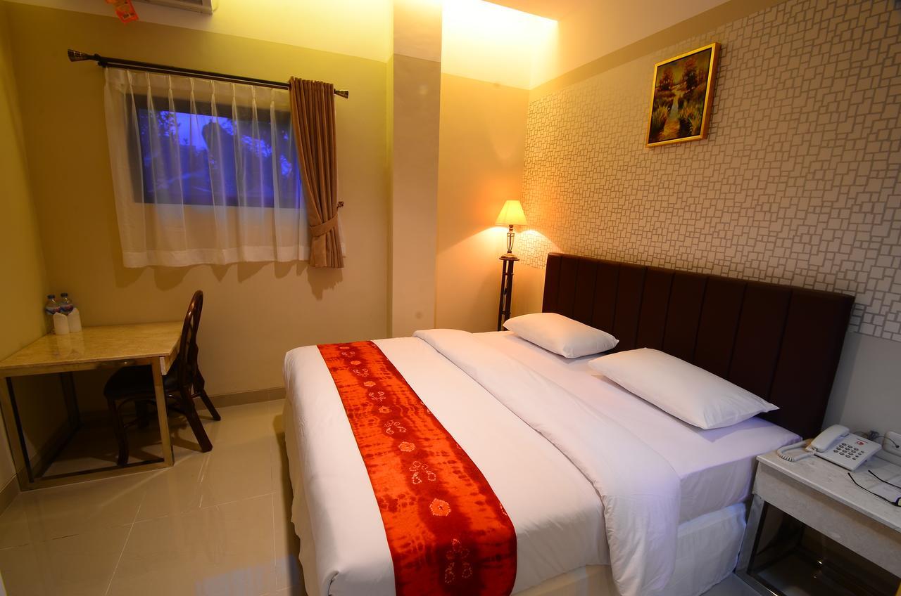 Queen City Hotel Banjarmasin Banjarmasin  Exterior foto