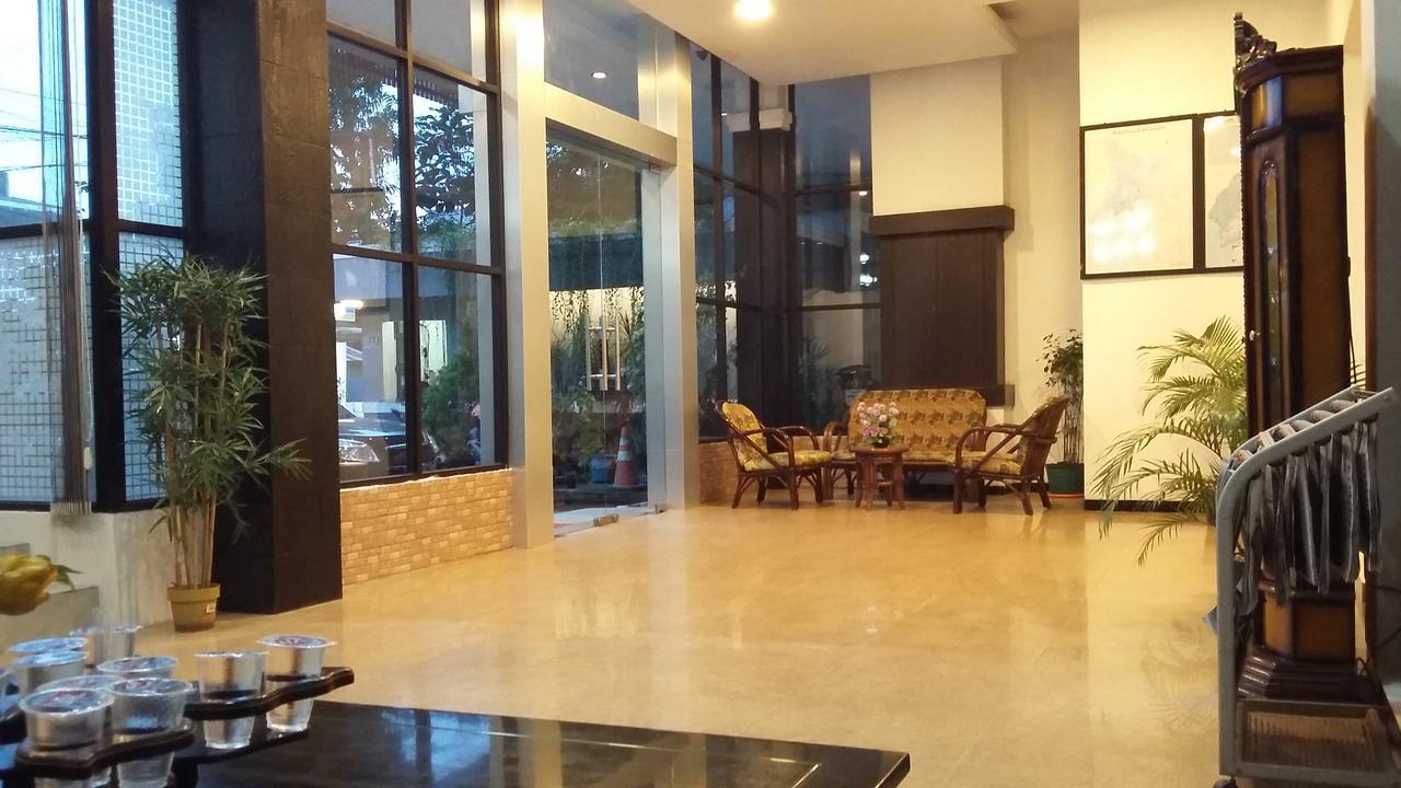 Queen City Hotel Banjarmasin Banjarmasin  Exterior foto