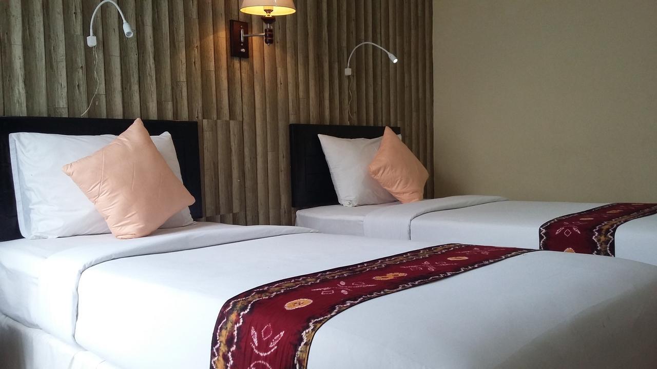 Queen City Hotel Banjarmasin Exterior foto